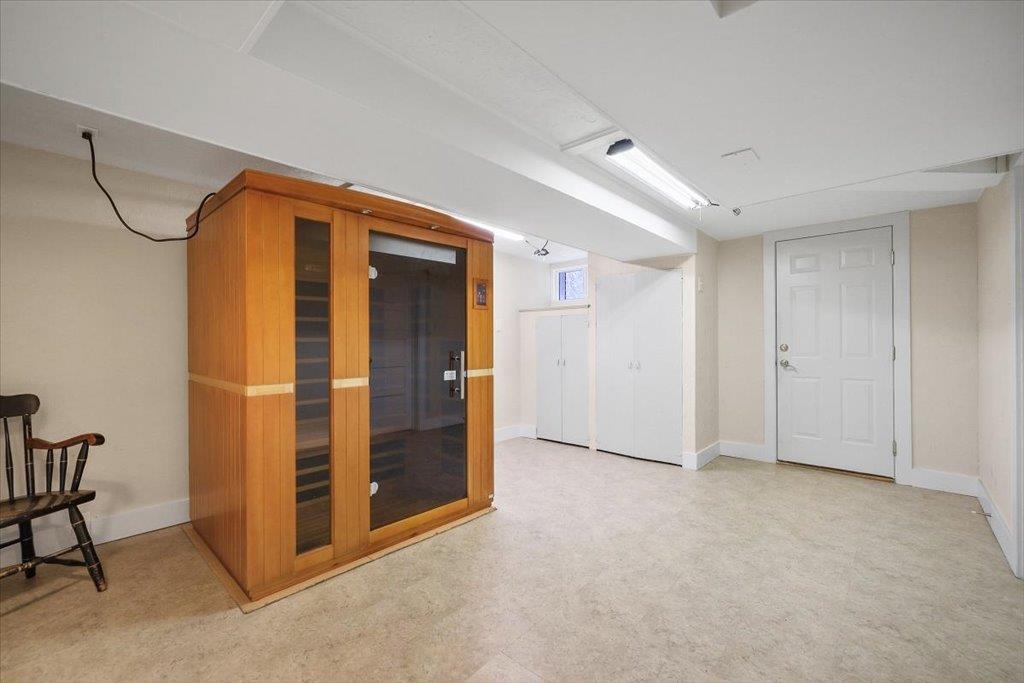 625 W 22nd Ave