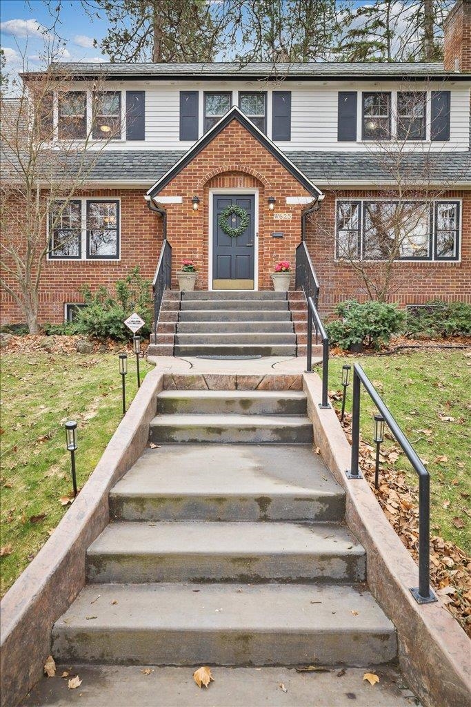 625 W 22nd Ave