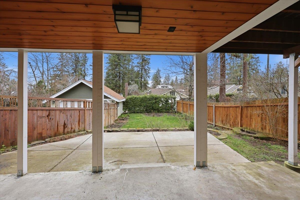 618 W 17th Ave