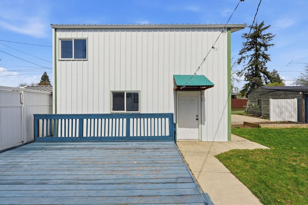 3808 W Rockwell Ave