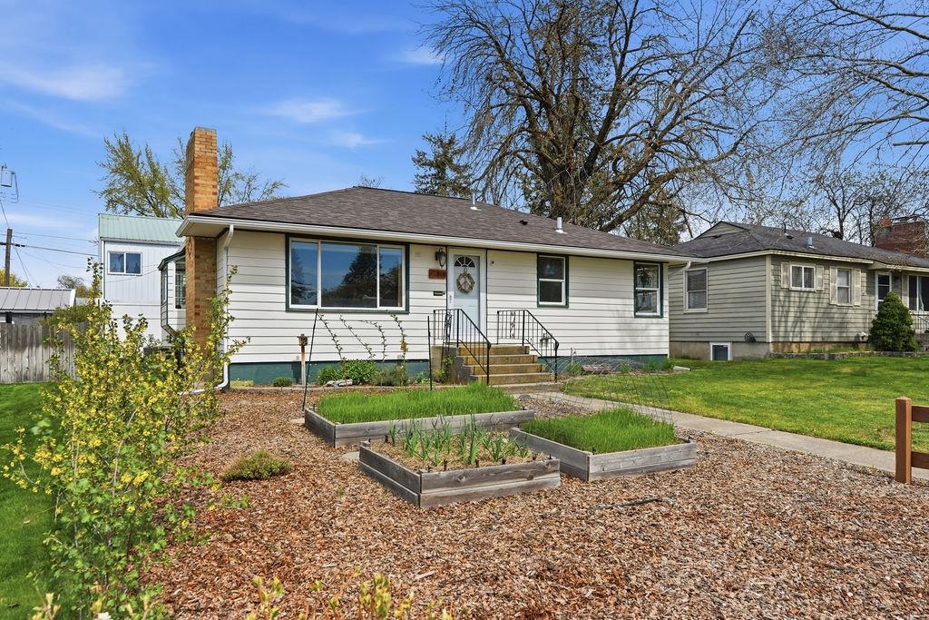 3808 W Rockwell Ave