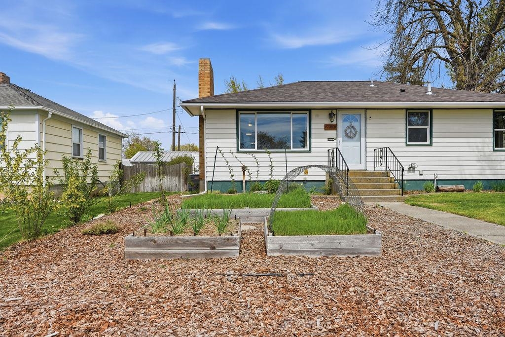 3808 W Rockwell Ave