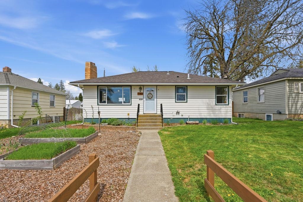3808 W Rockwell Ave