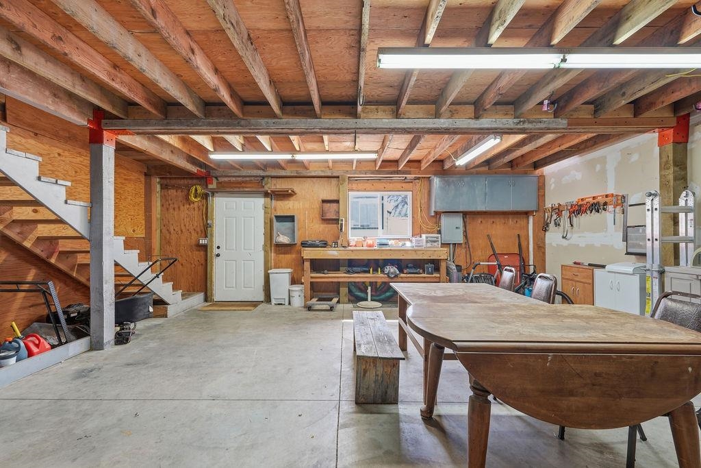 3808 W Rockwell Ave