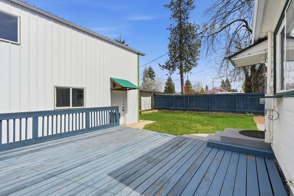 3808 W Rockwell Ave
