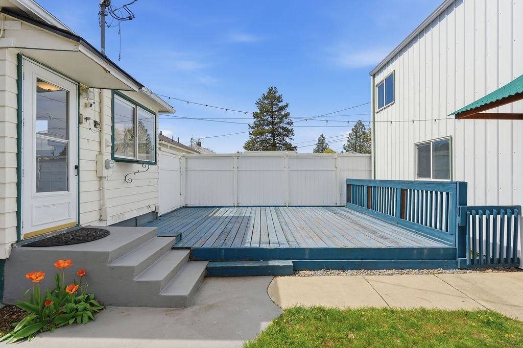 3808 W Rockwell Ave