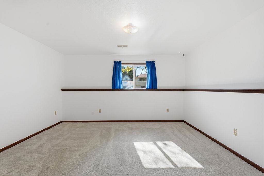7621 N Dakota St