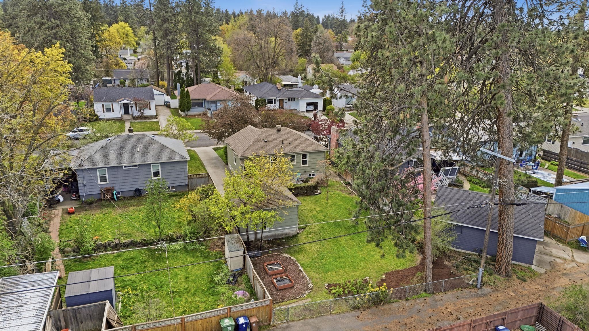 1311 E 40th Ave