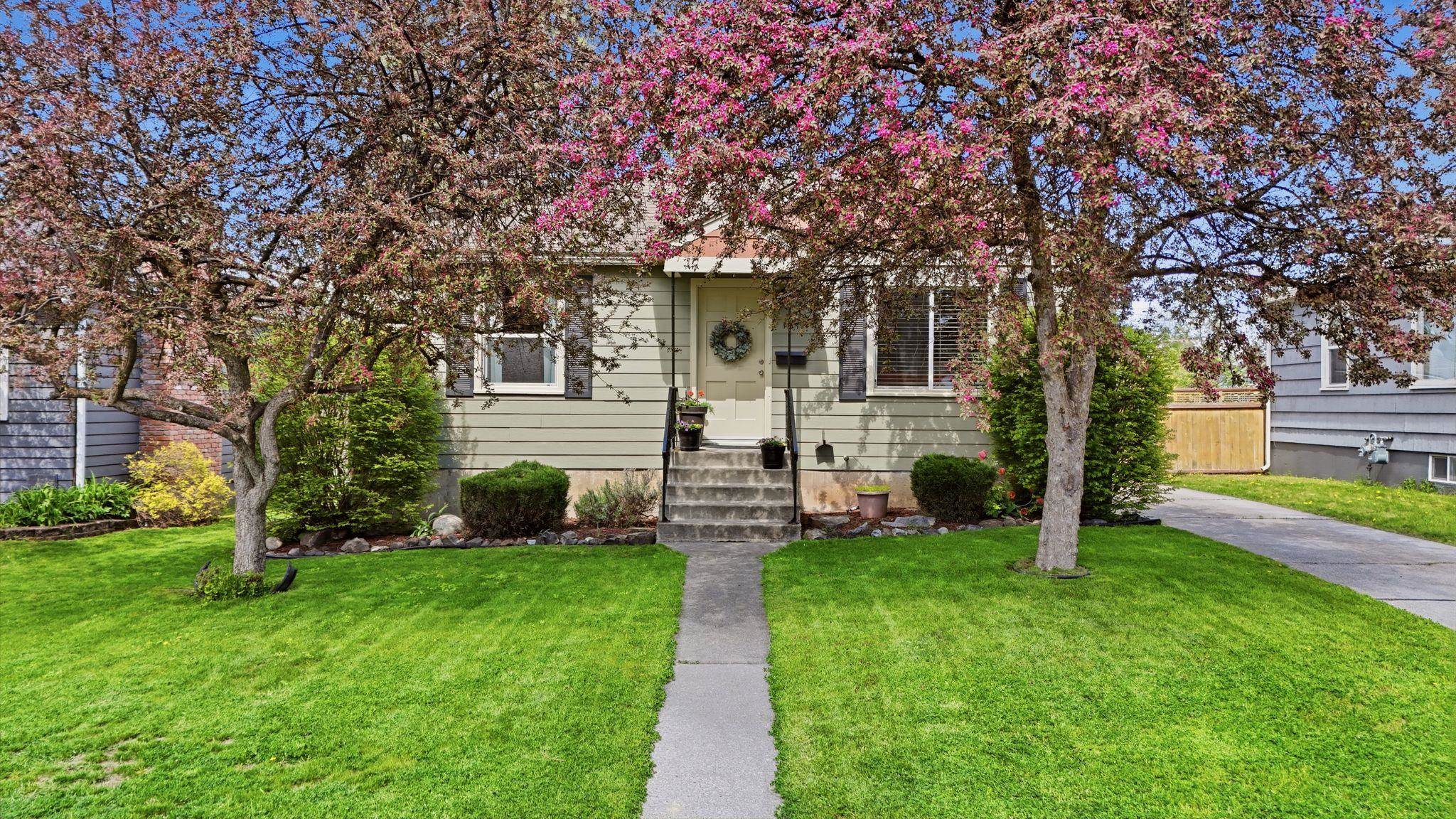 1311 E 40th Ave