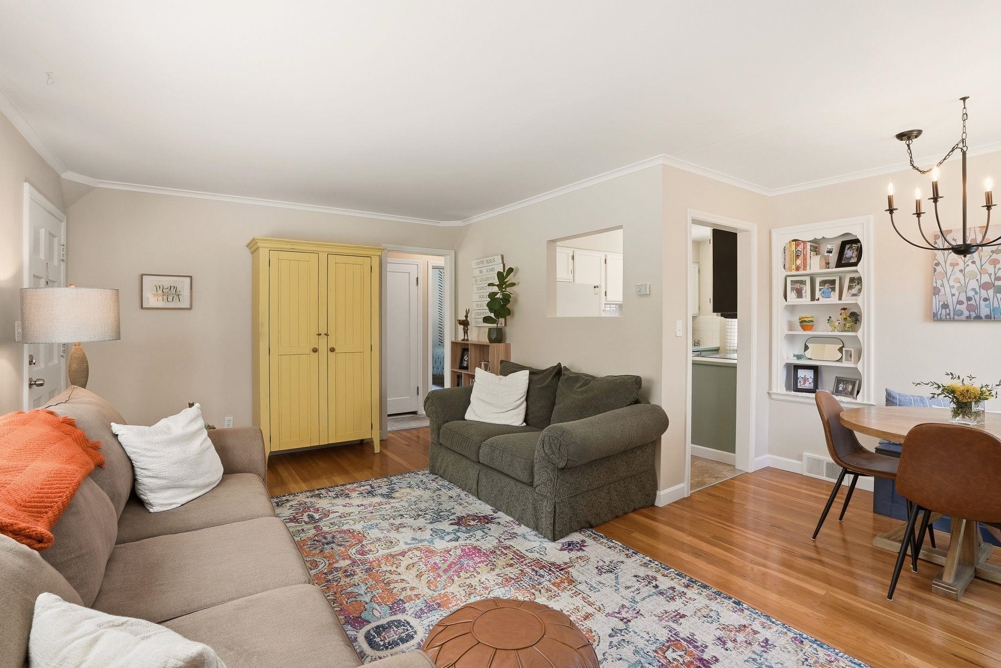 1311 E 40th Ave