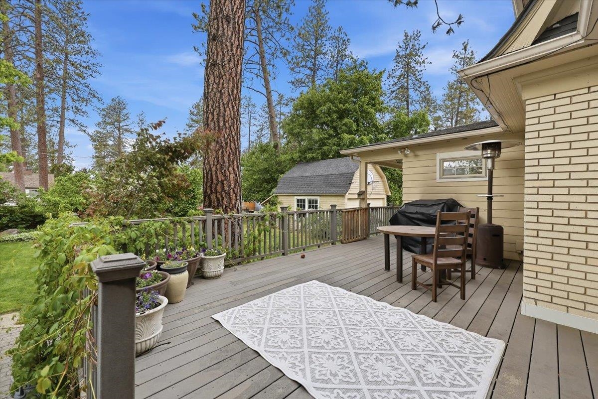 3408 S Manito Blvd