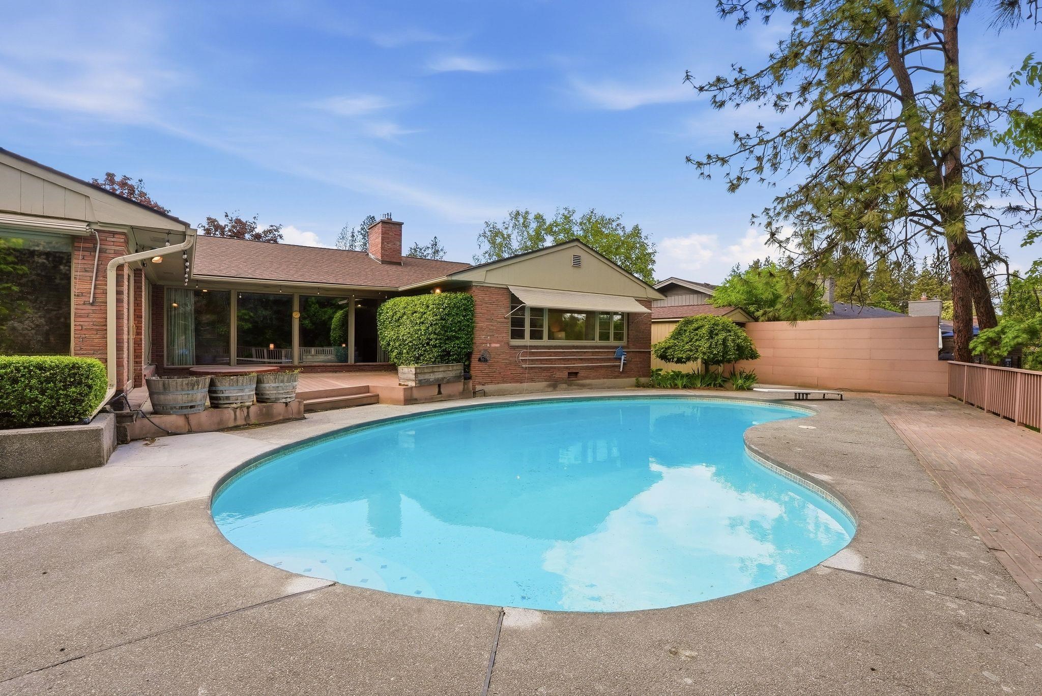 2417 S Helena Ct