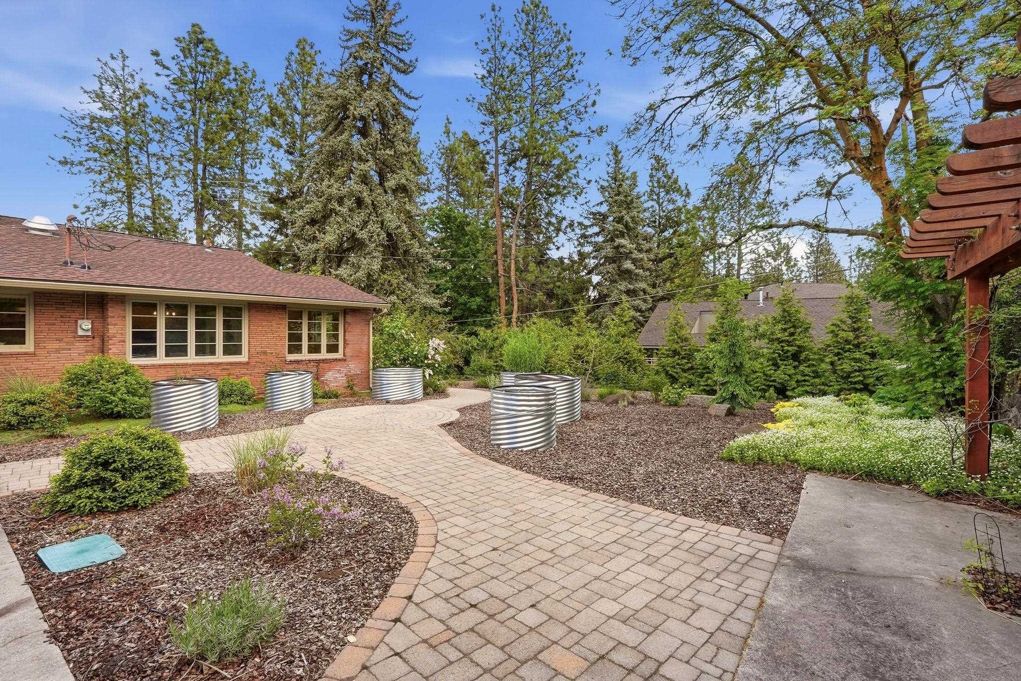 2417 S Helena Ct