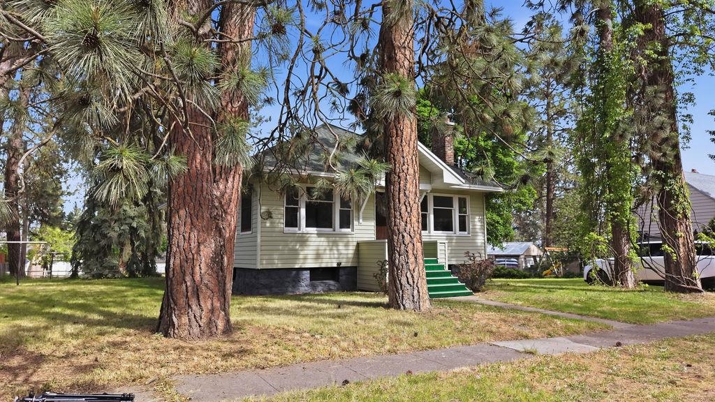 113 N 4th St