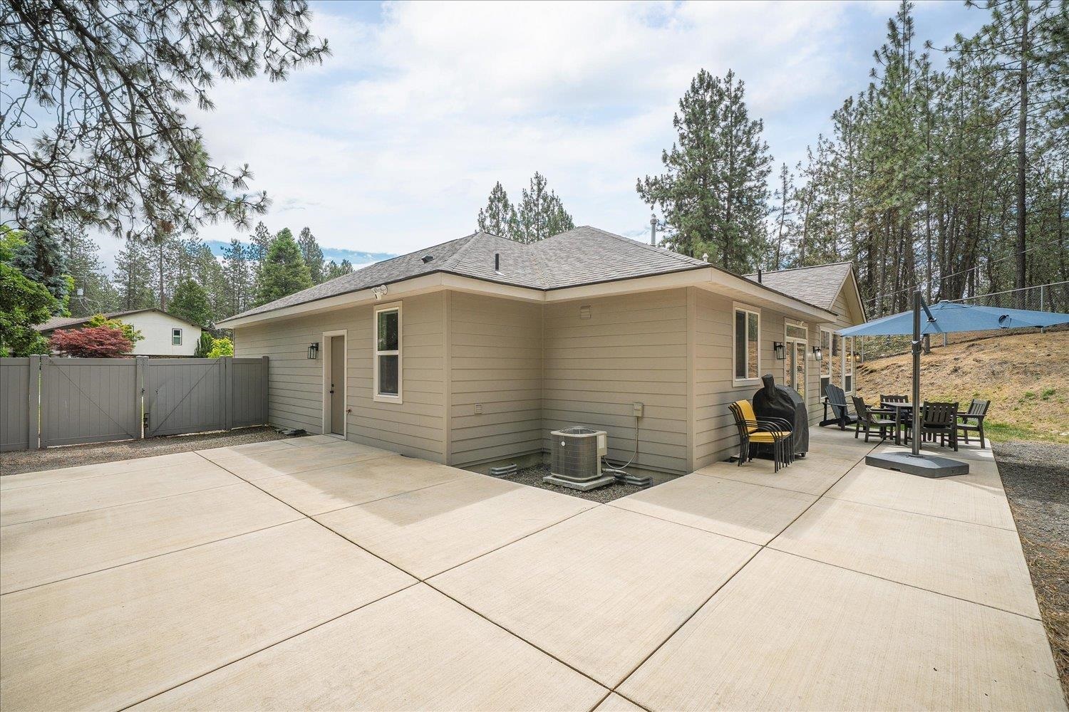 4411 N Center Rd