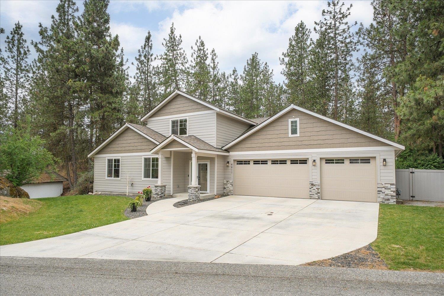 4411 N Center Rd