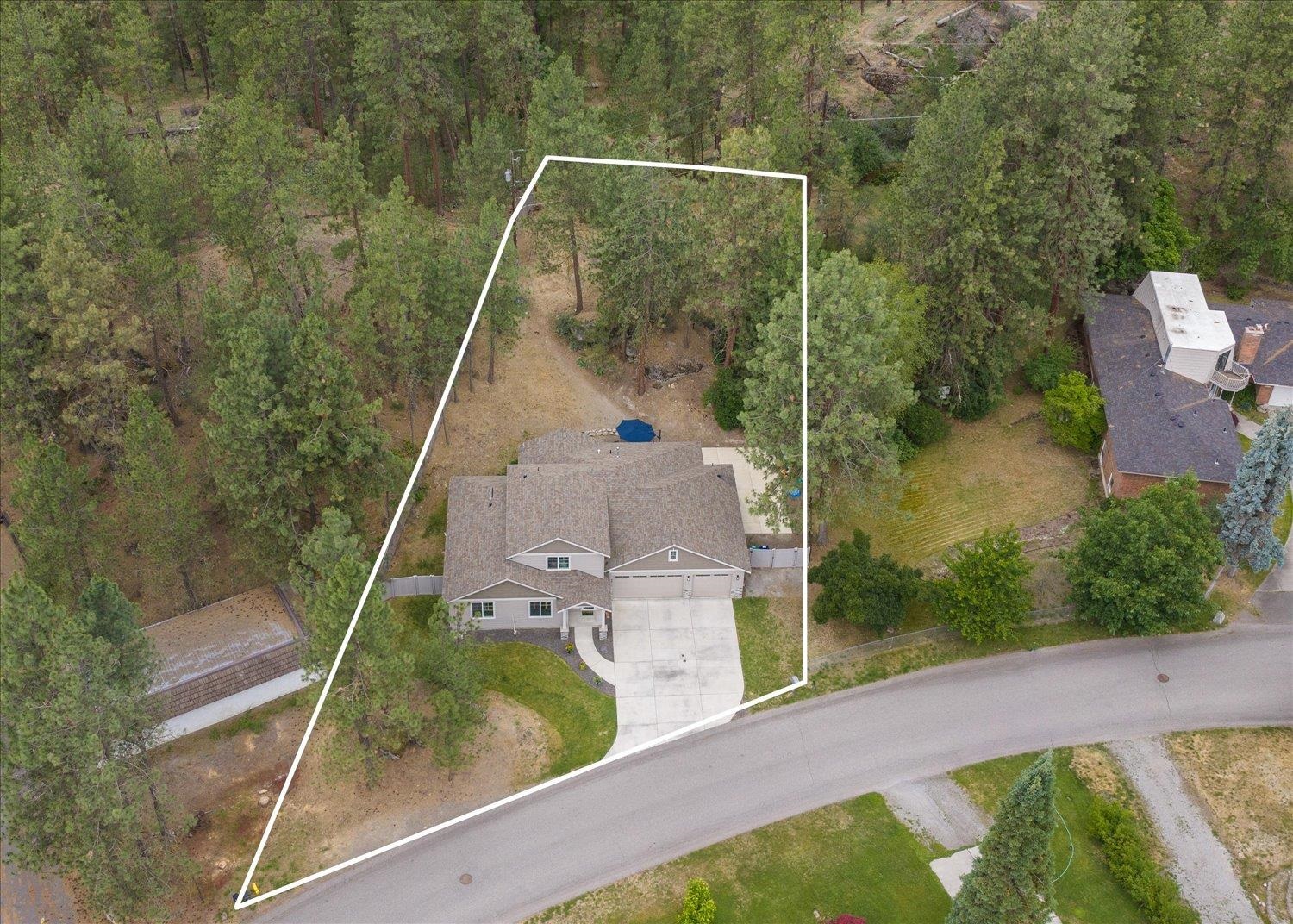 4411 N Center Rd
