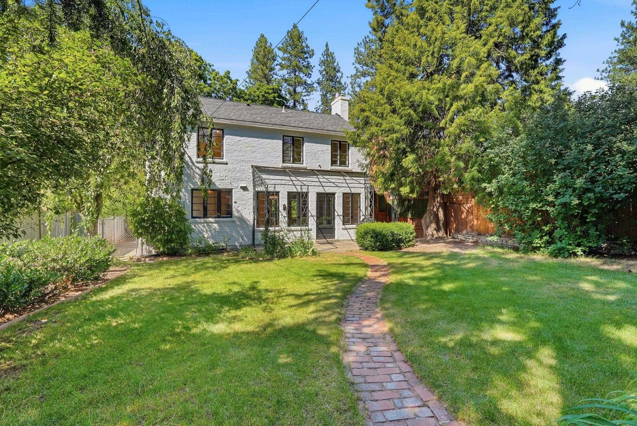 907 W 20TH Ave