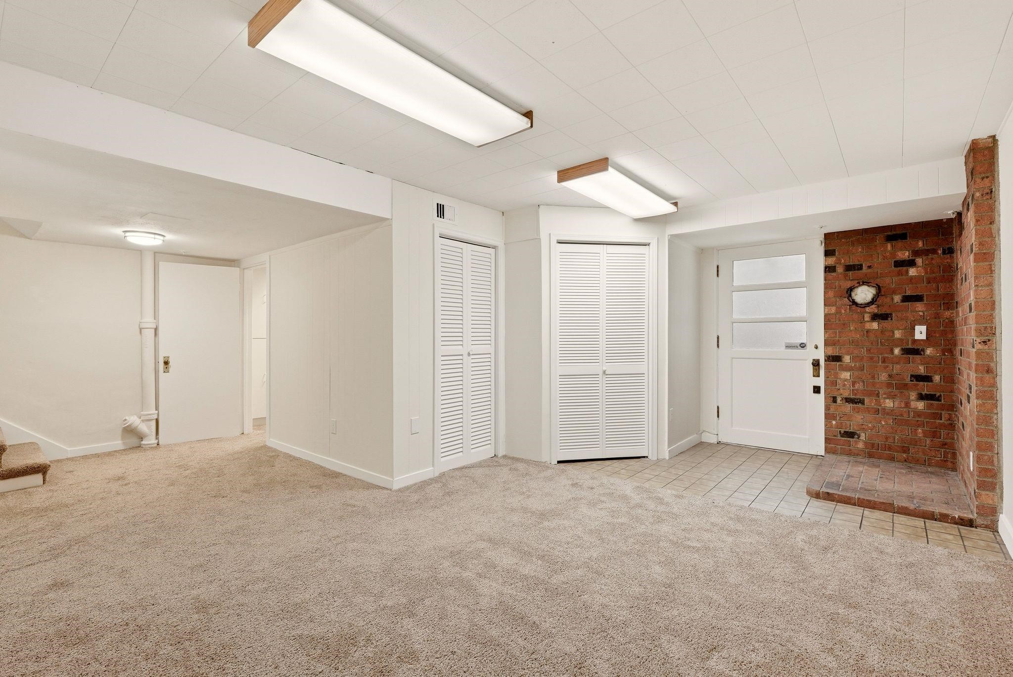 907 W 20TH Ave