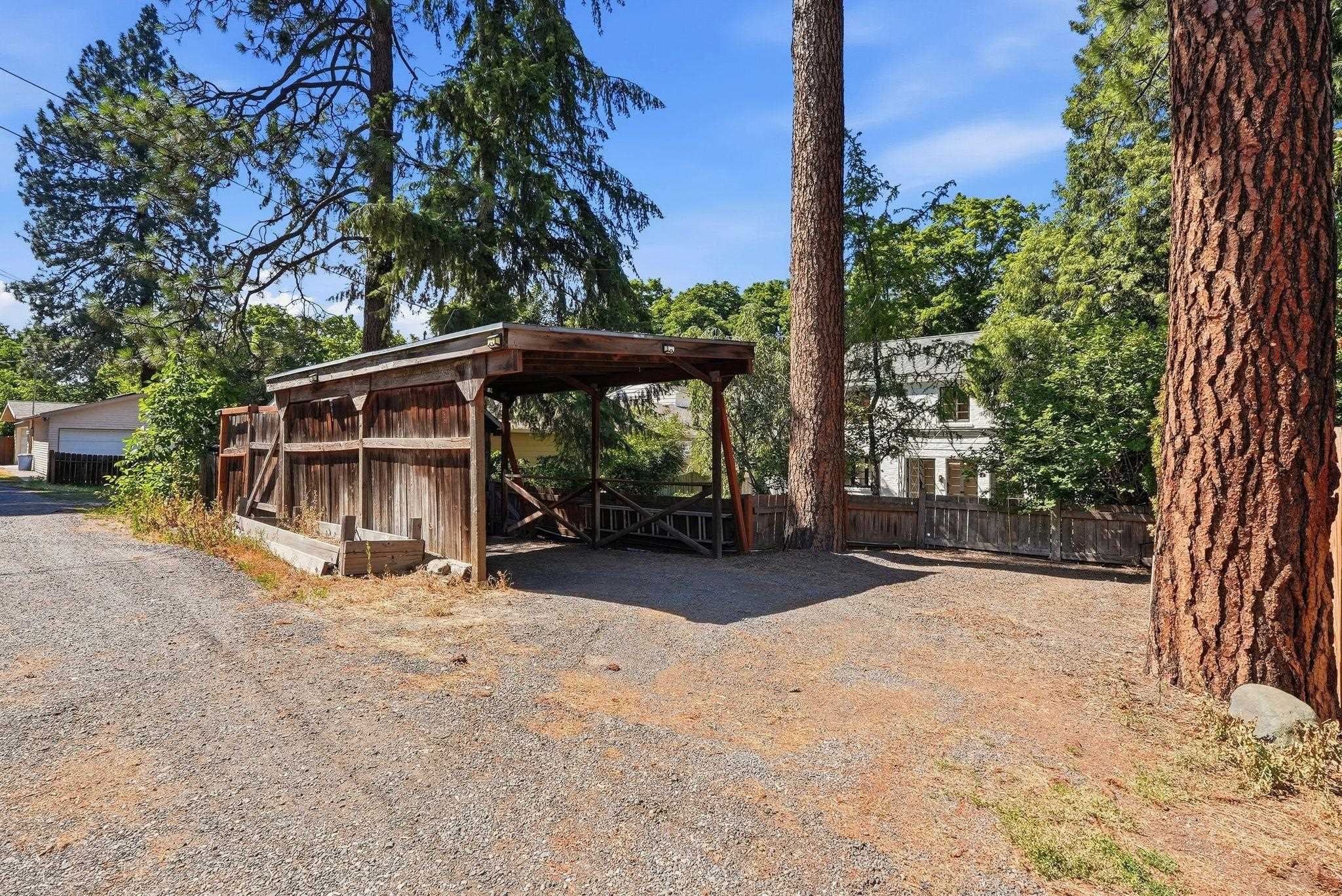 907 W 20TH Ave