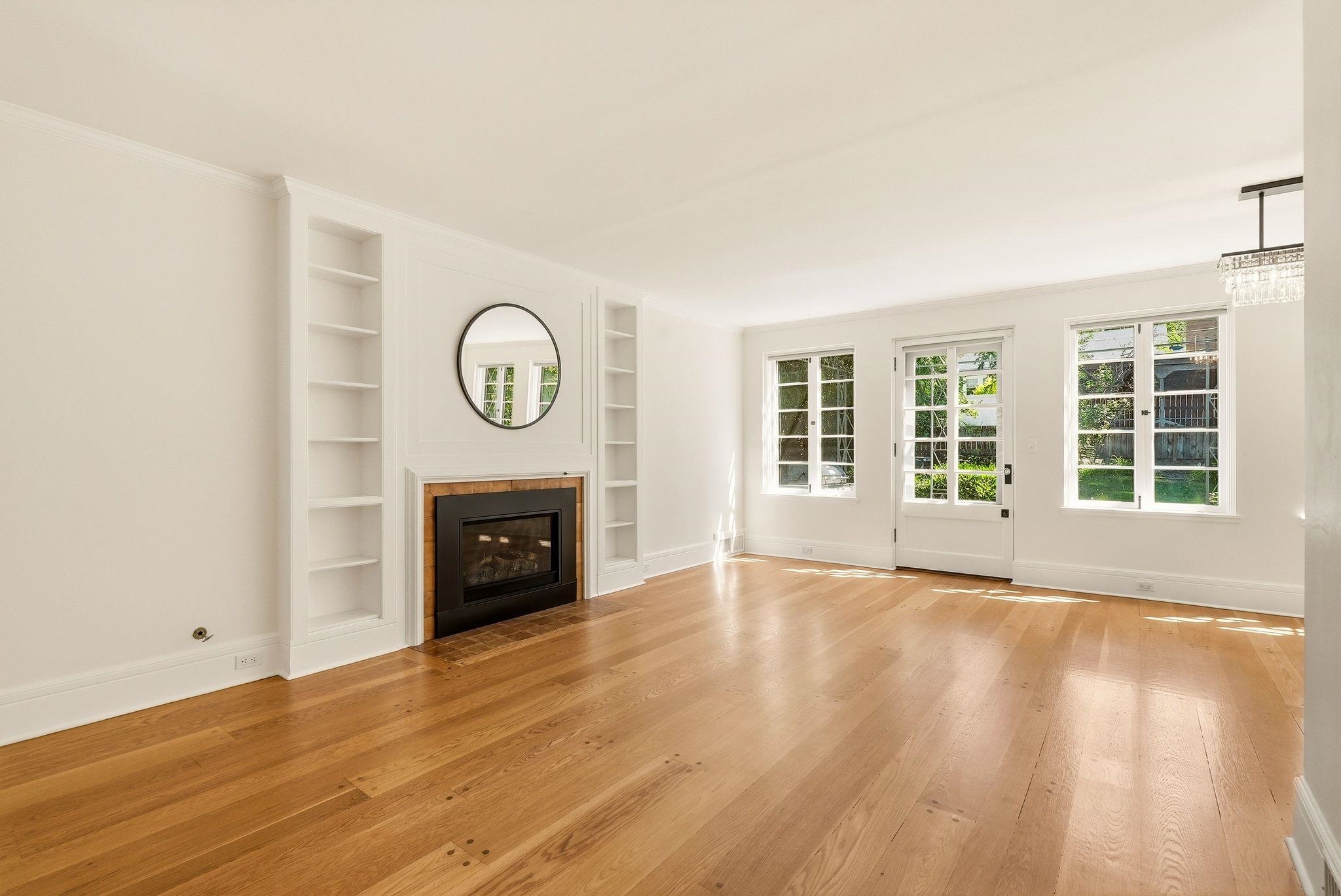 907 W 20TH Ave