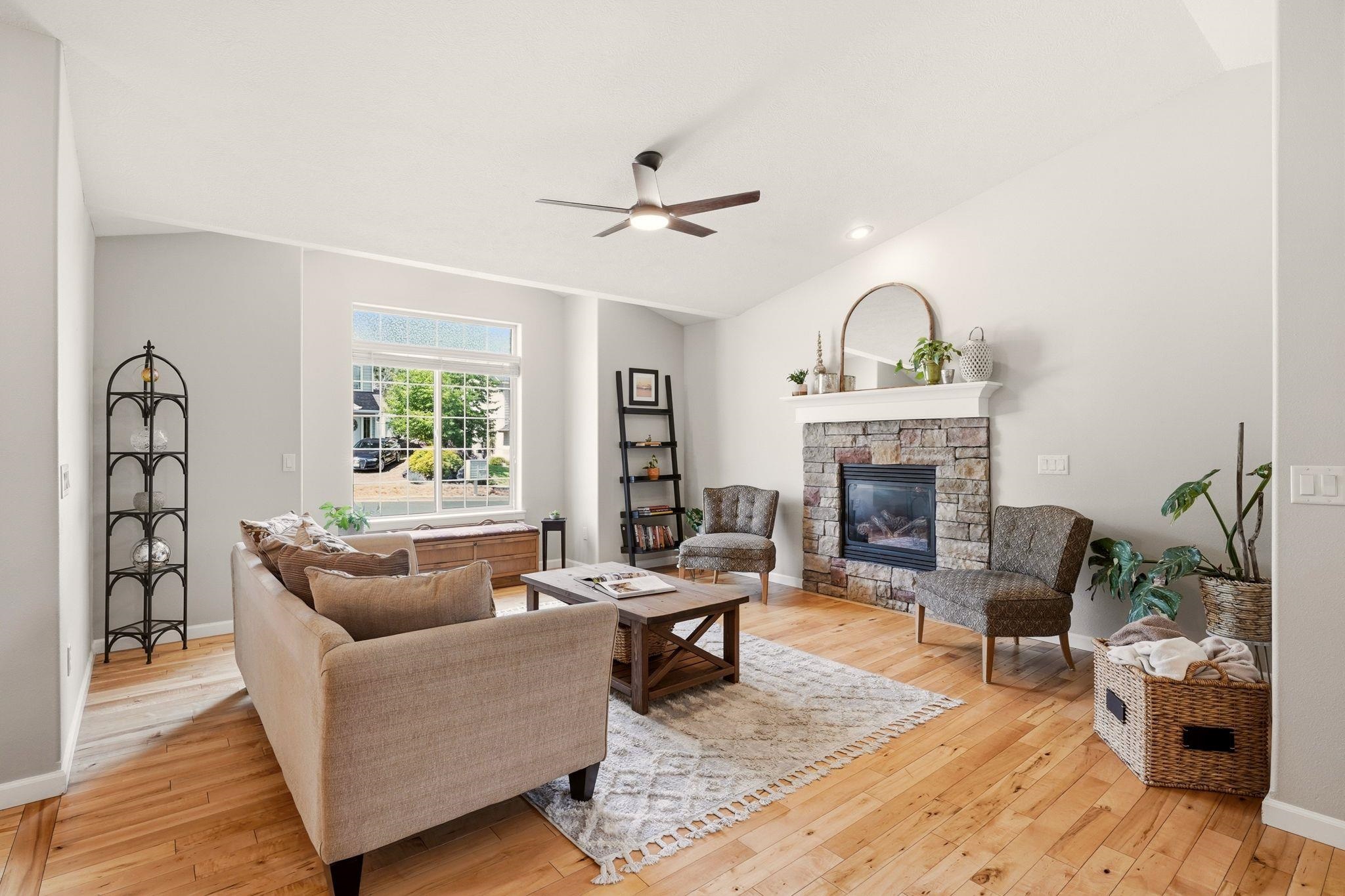 1611 S Cochran St