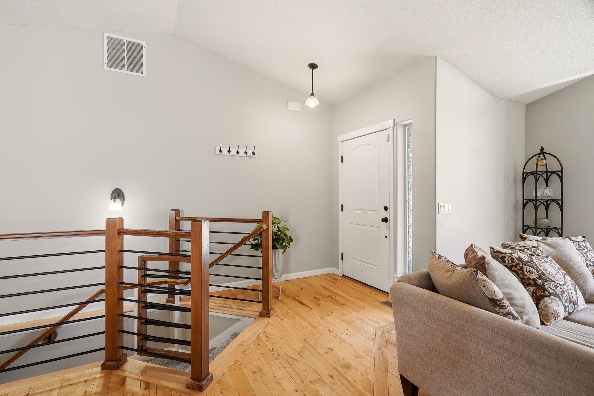 1611 S Cochran St