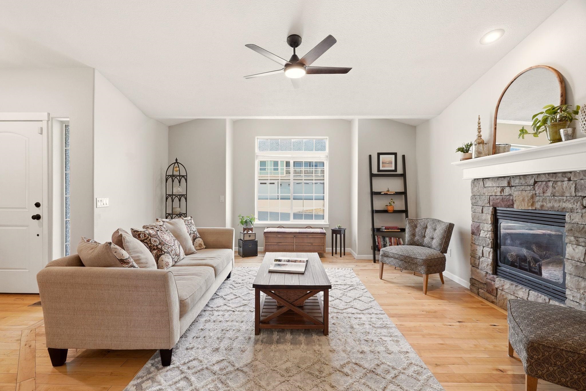 1611 S Cochran St