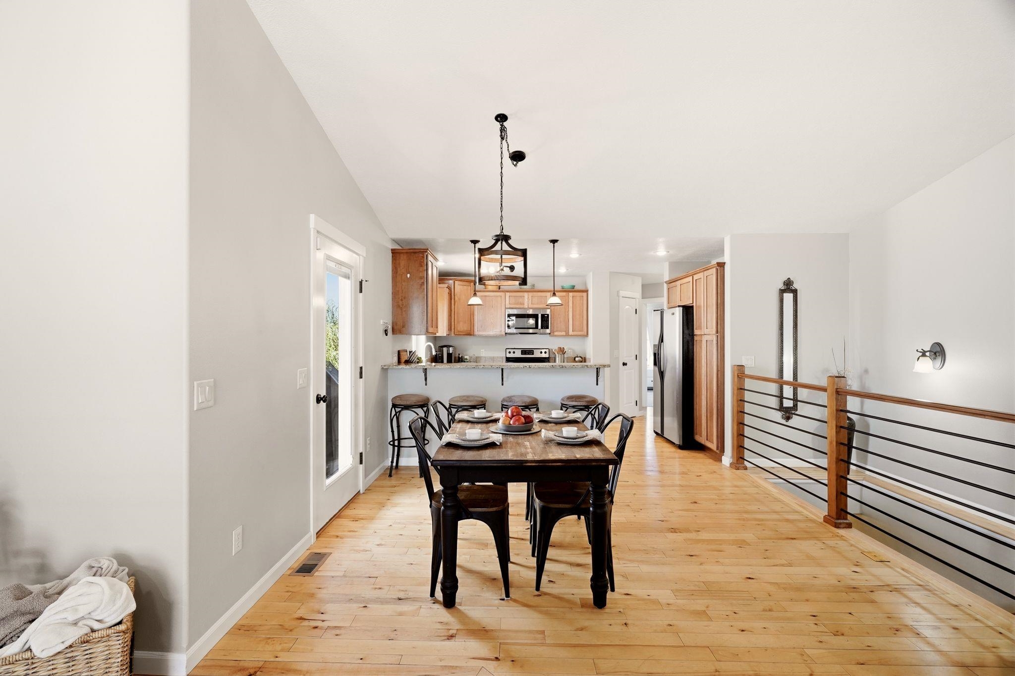 1611 S Cochran St