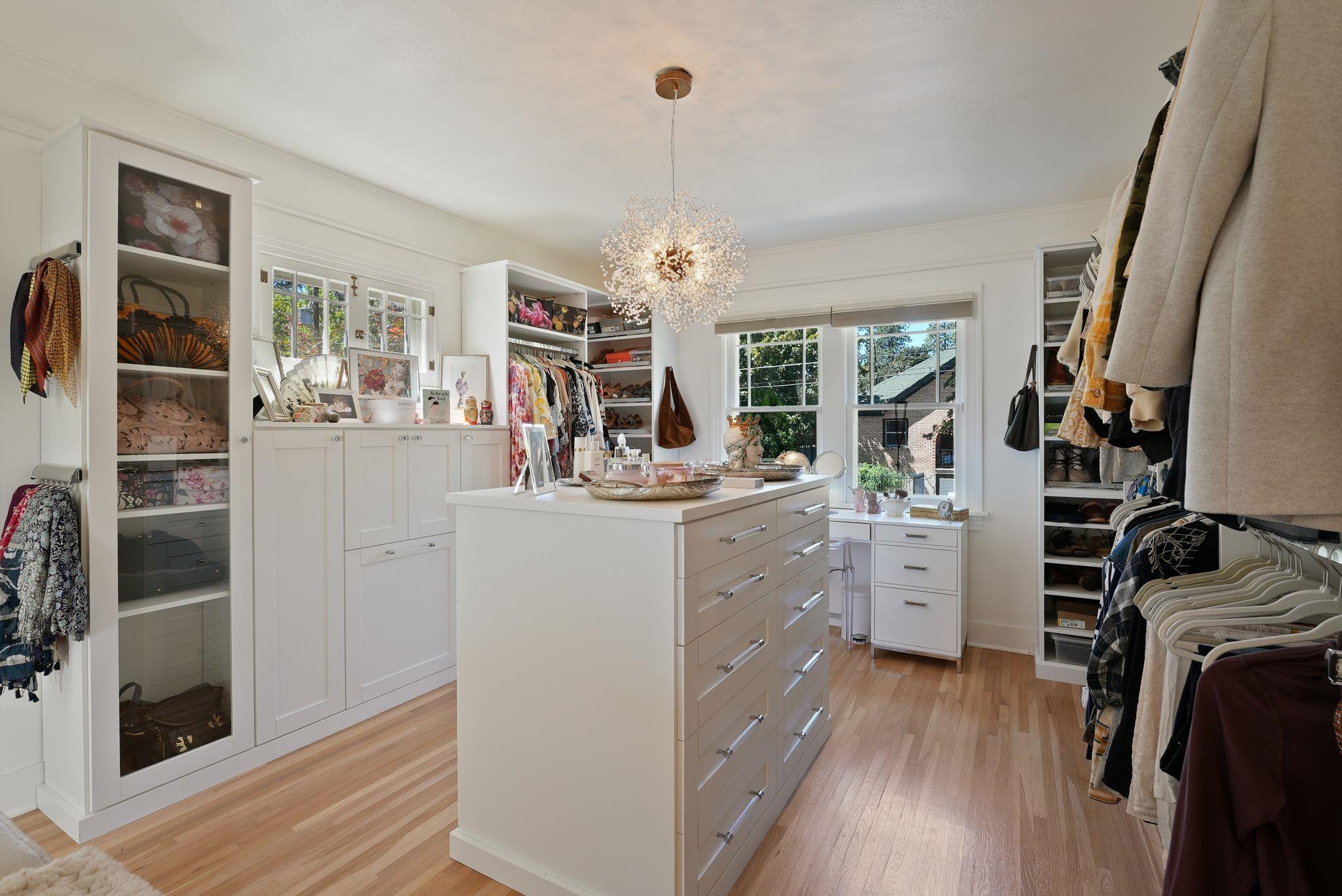 629 W 17TH Ave