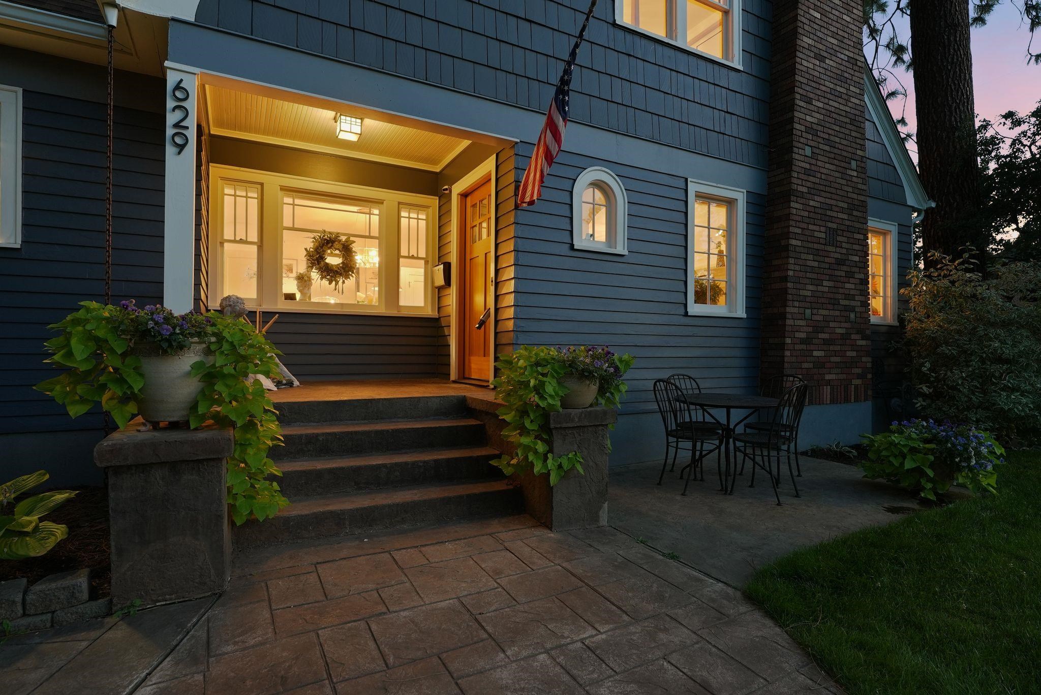 629 W 17TH Ave