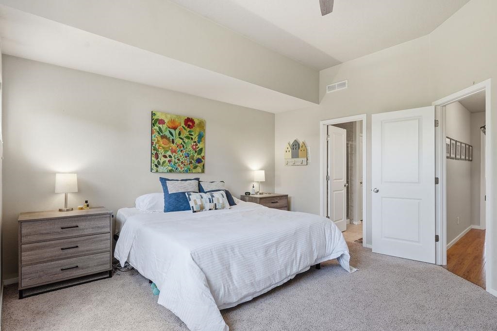 1920 W Summit Pkwy