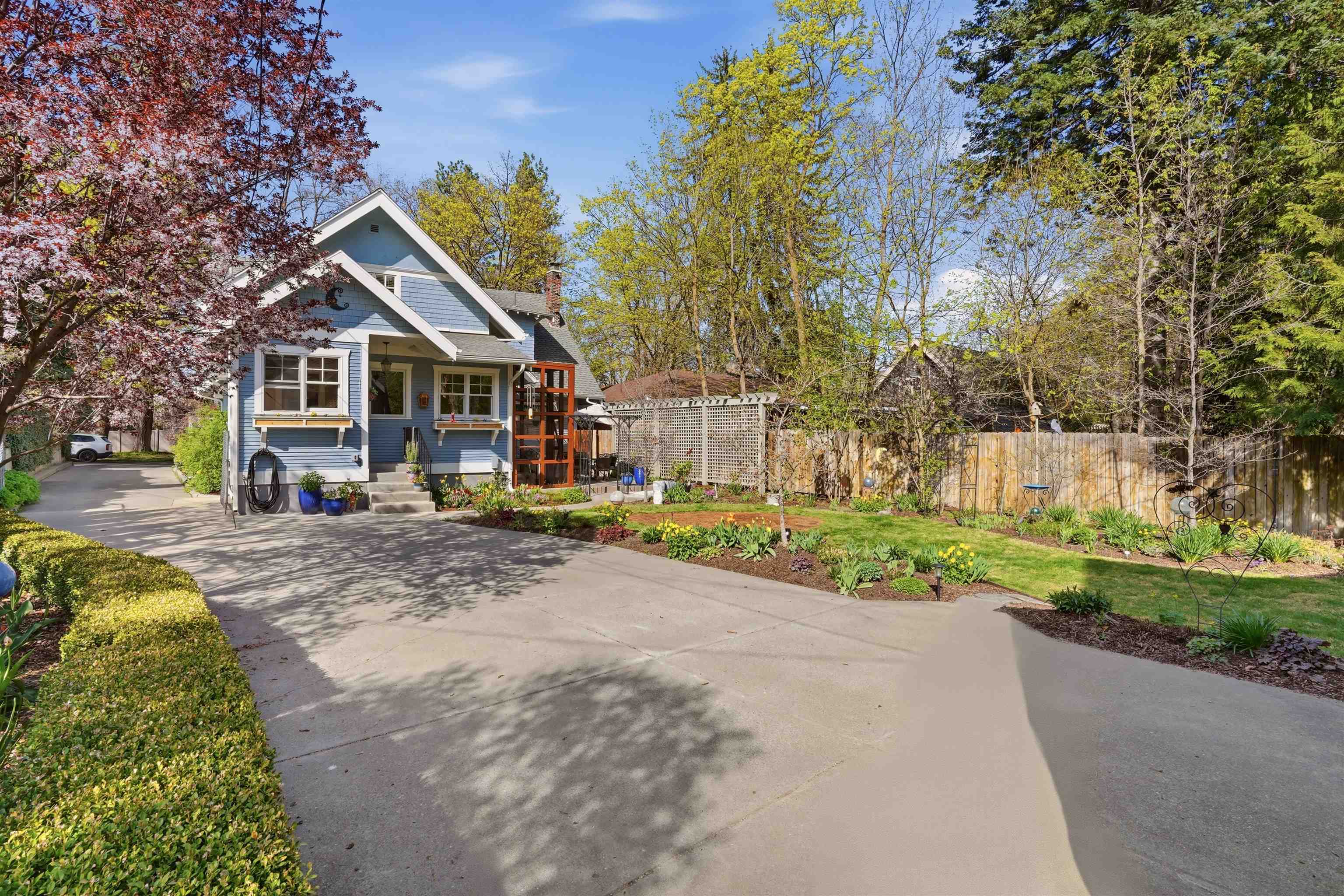 712 E 19TH Ave