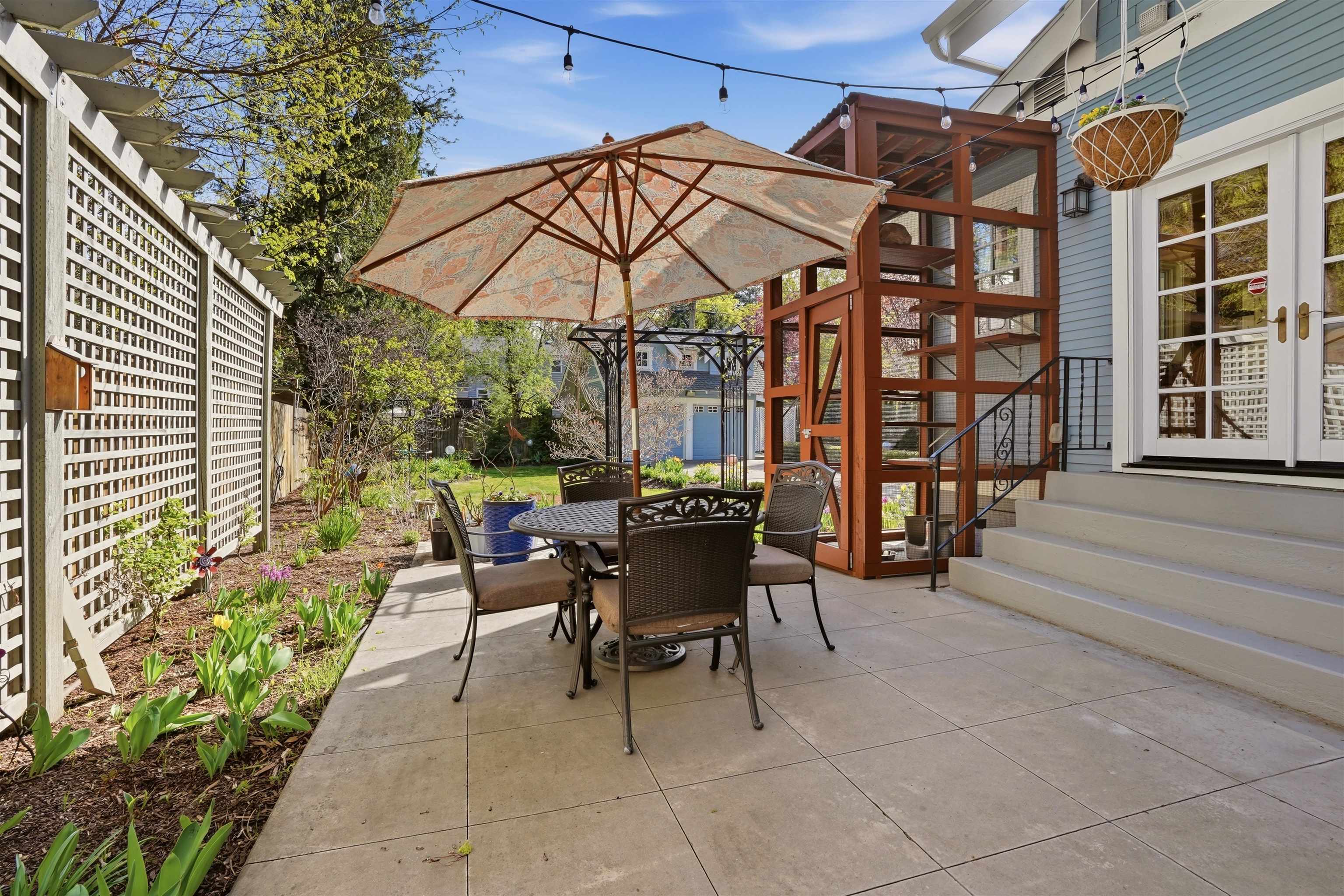 712 E 19TH Ave