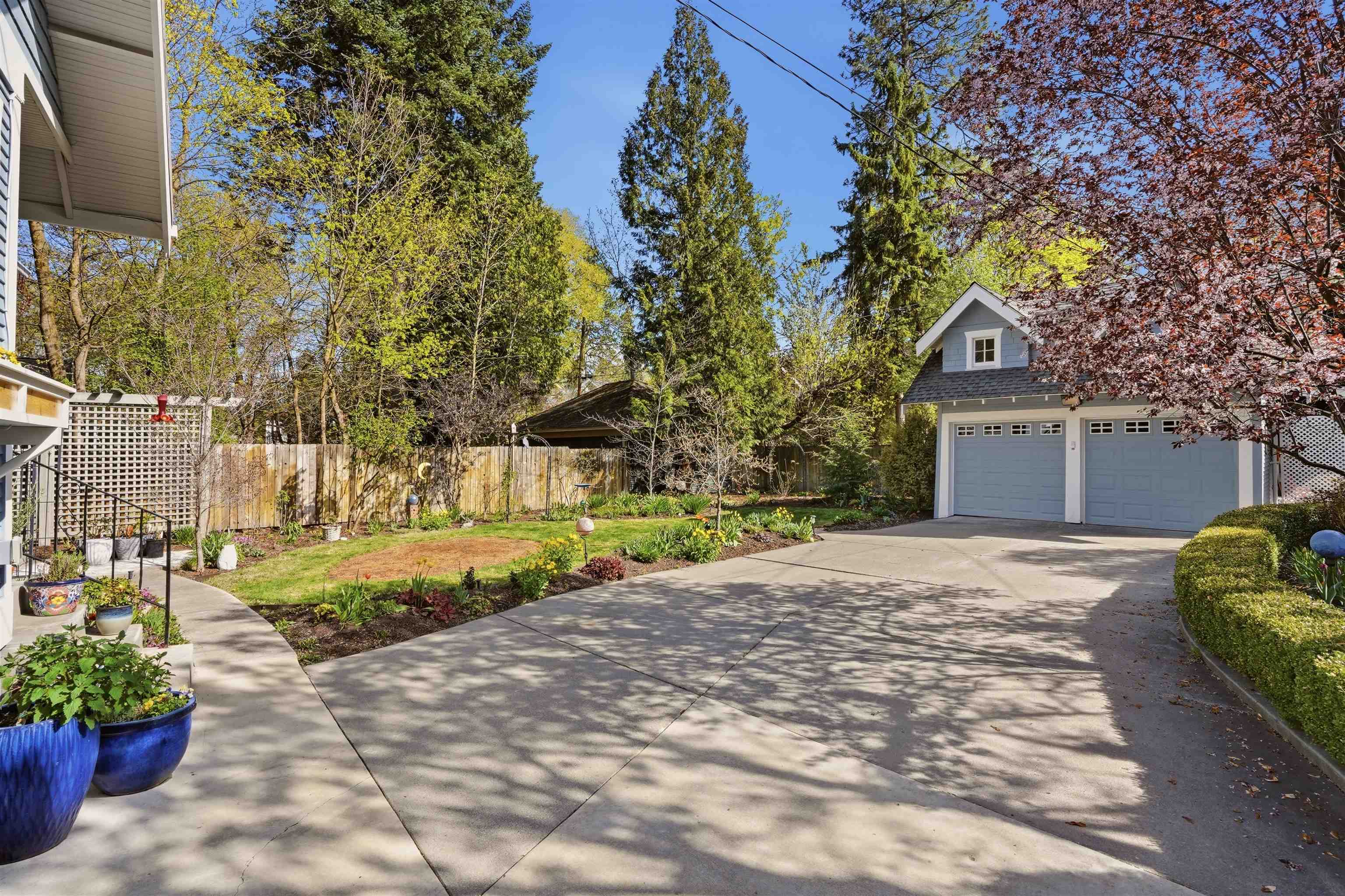 712 E 19TH Ave