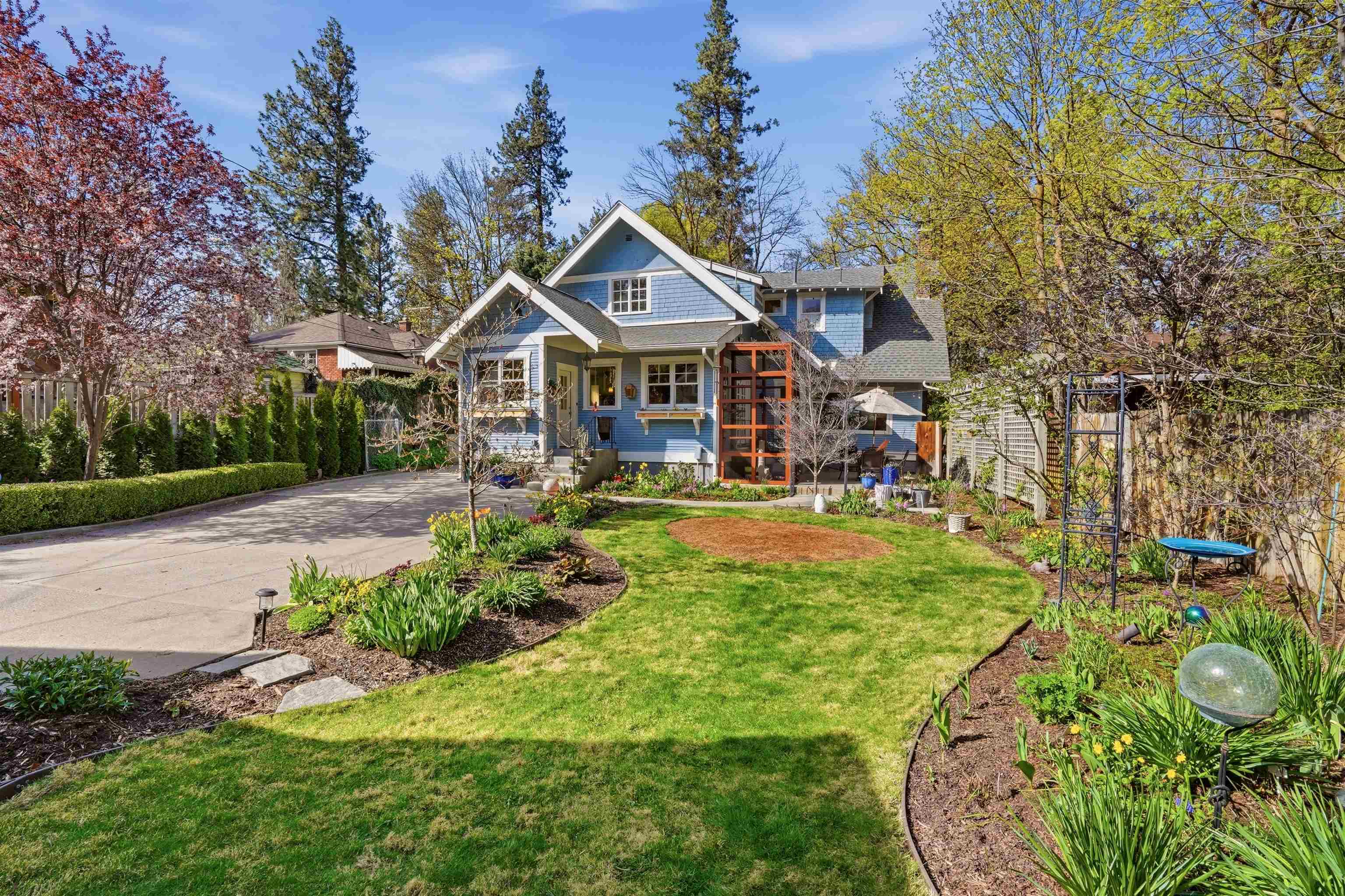 712 E 19TH Ave