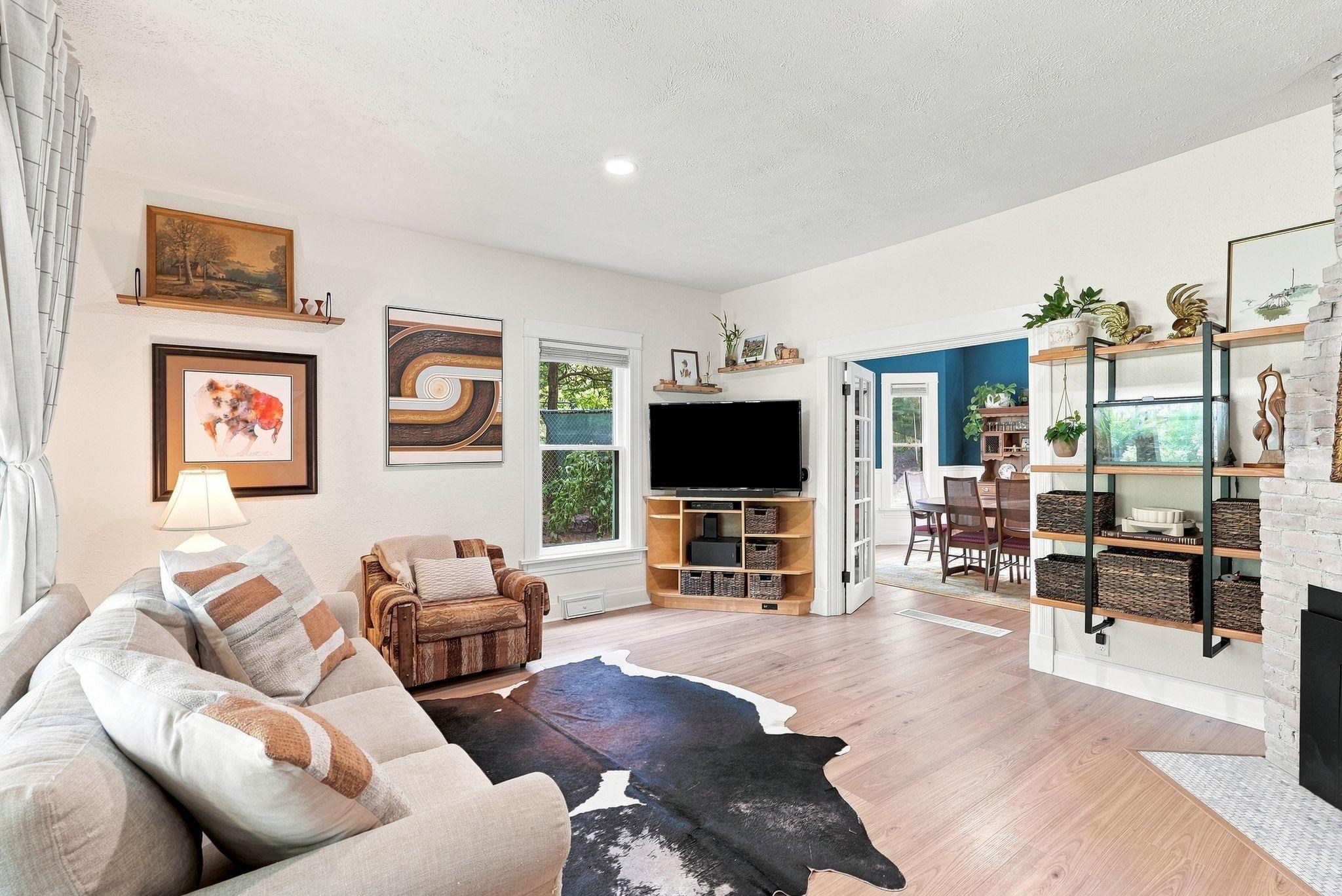 1039 W 11TH Ave