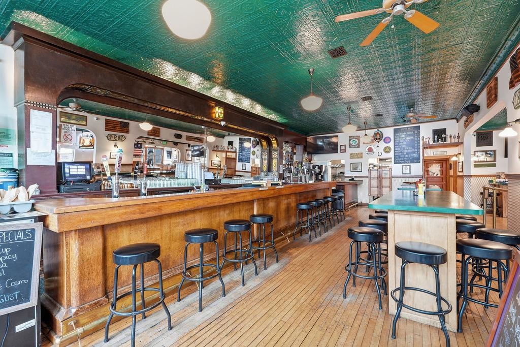 324 4th St