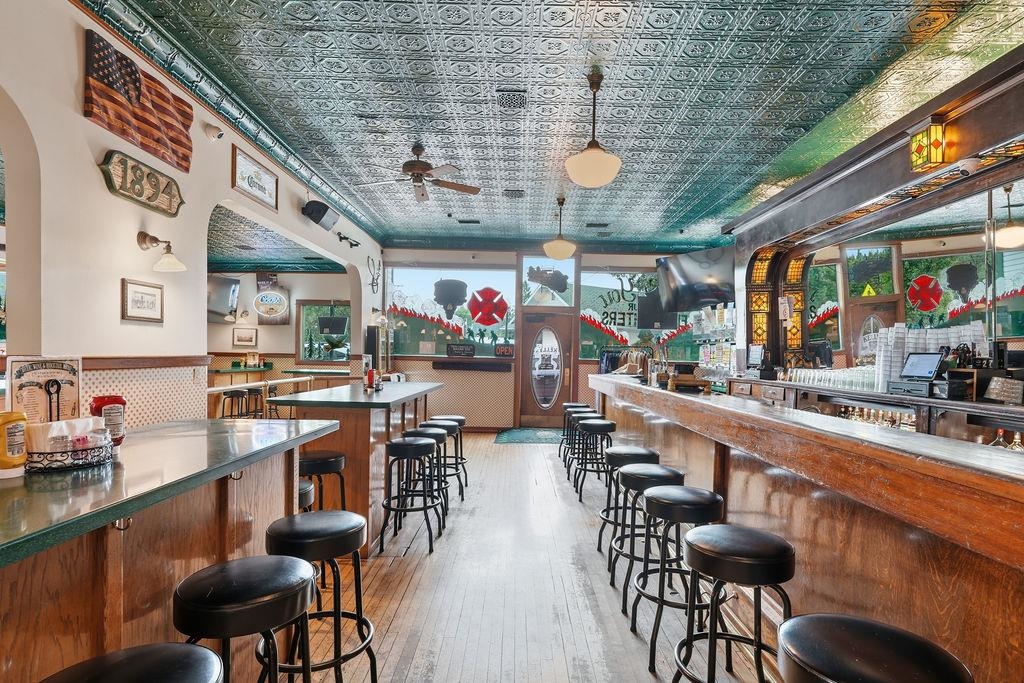 324 4th St