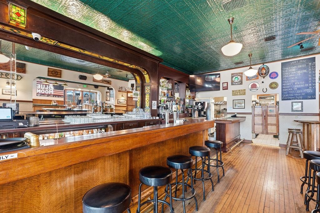 324 4th St