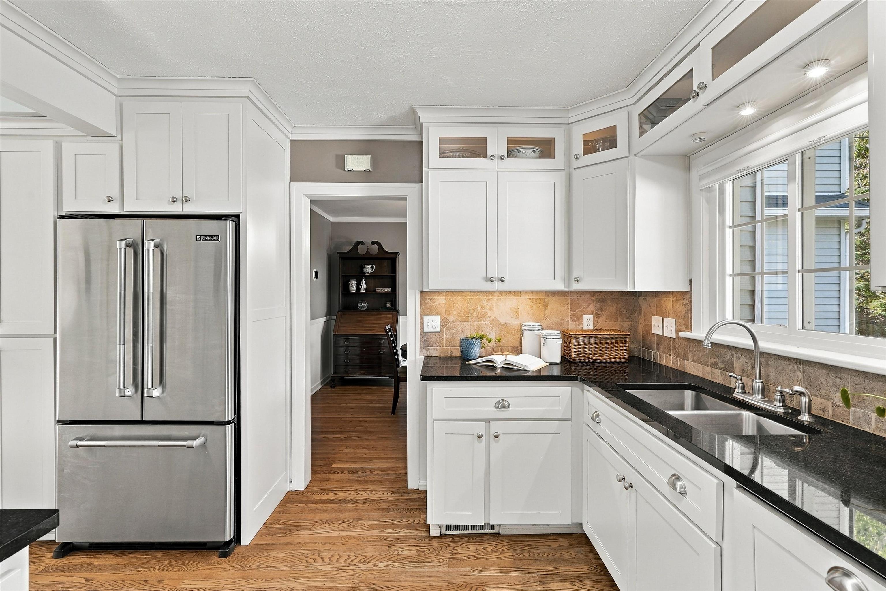 618 W 27TH Ave