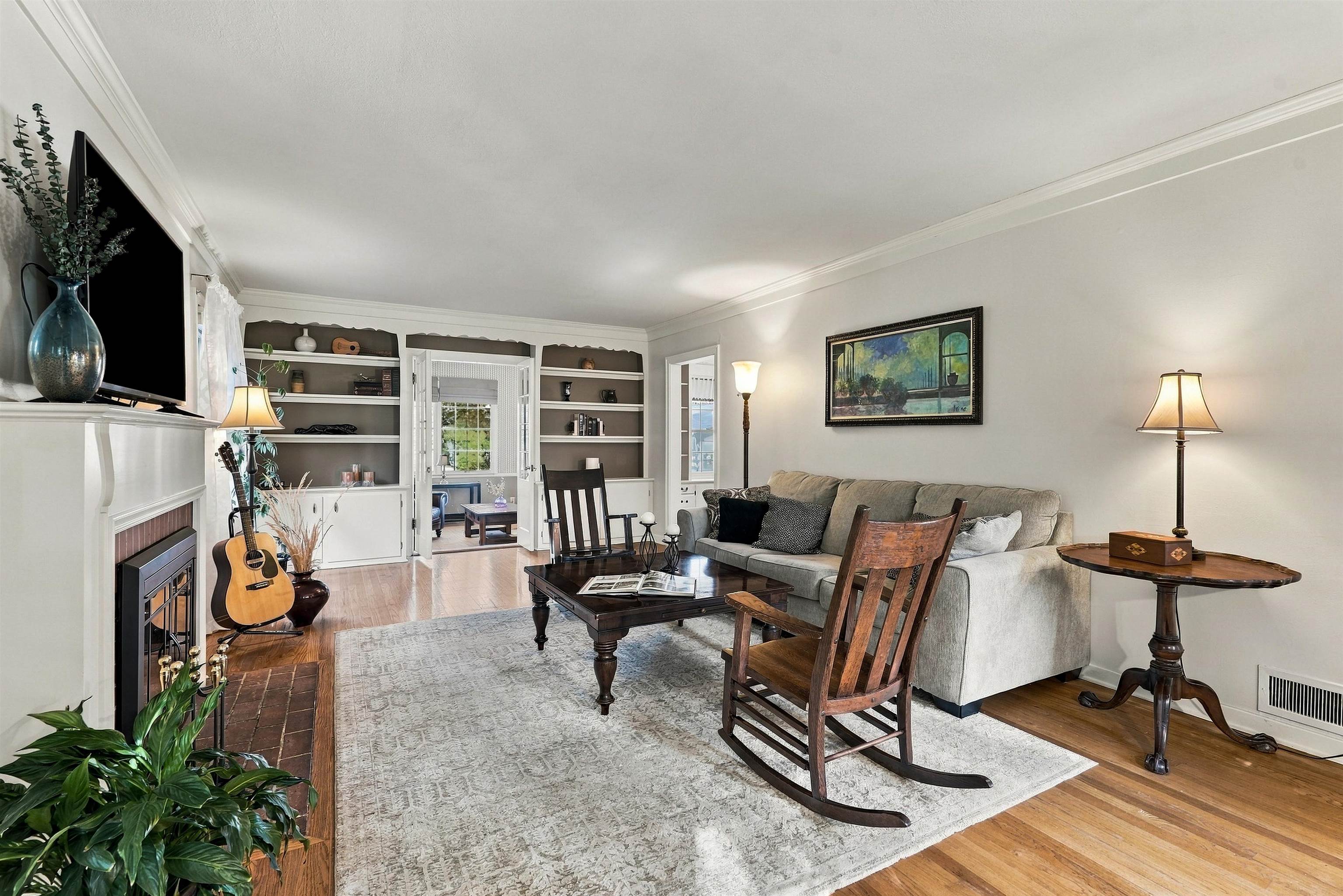 618 W 27TH Ave