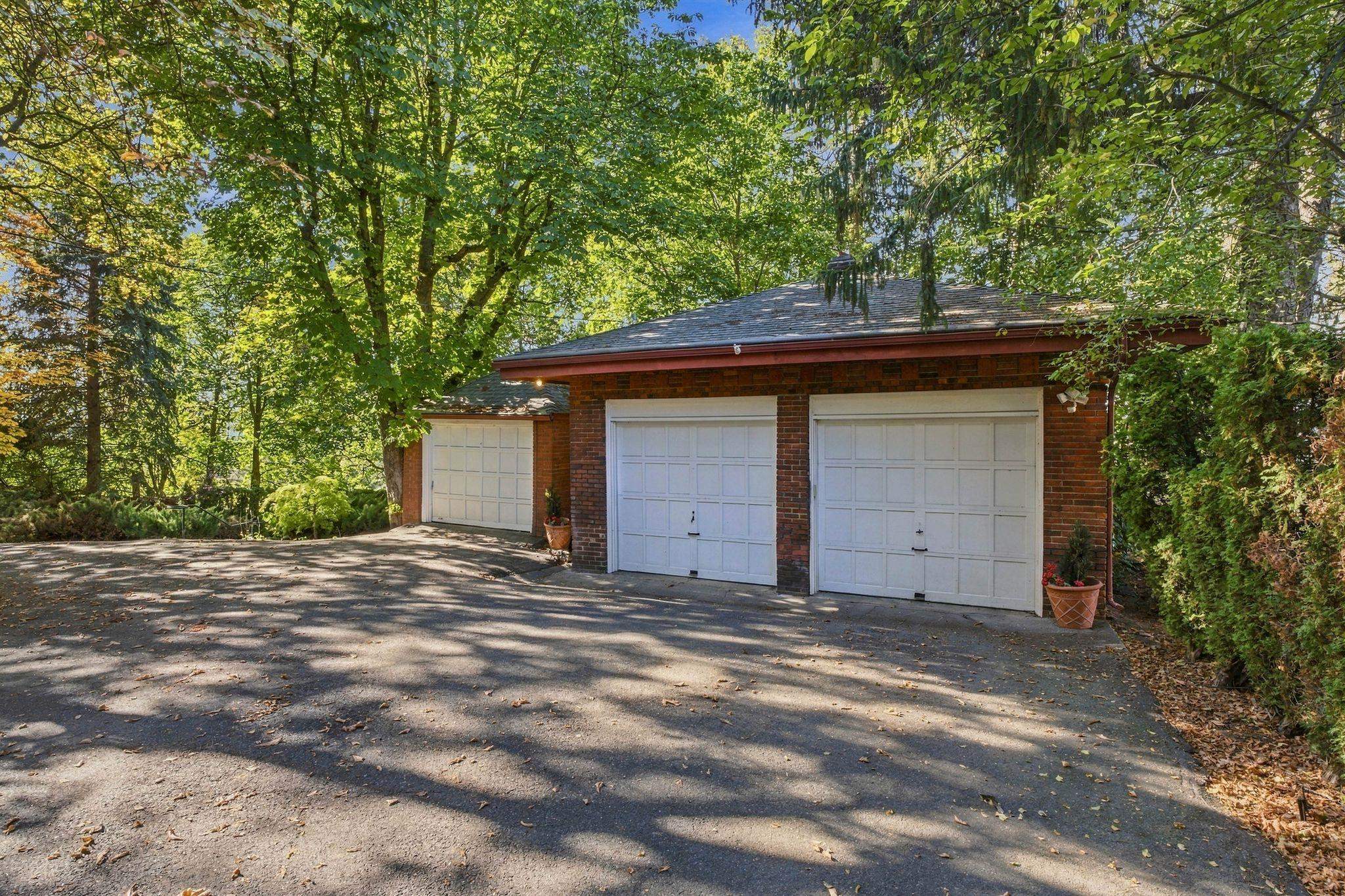 724 W Cliff Dr