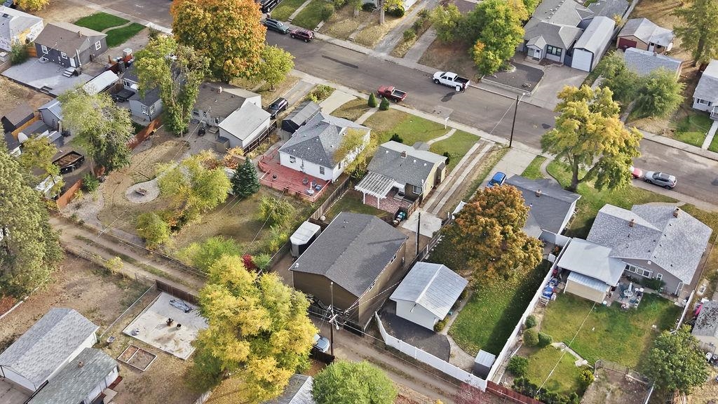 5609 N COCHRAN St