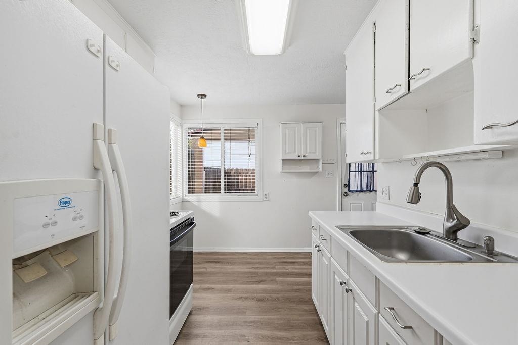 5609 N COCHRAN St