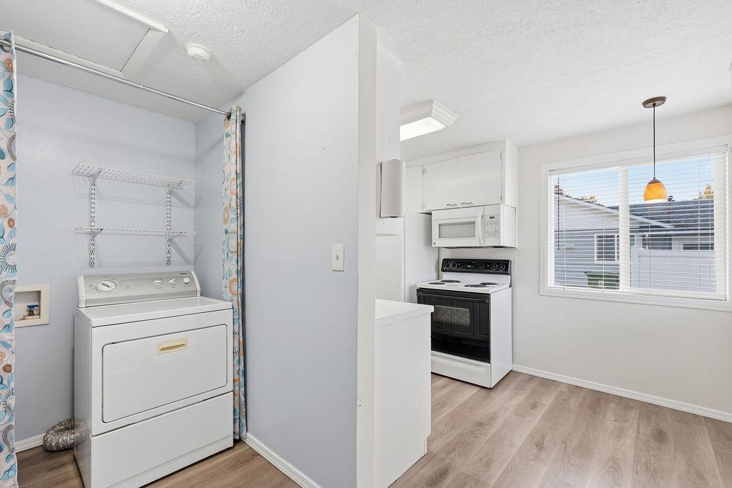 5609 N COCHRAN St