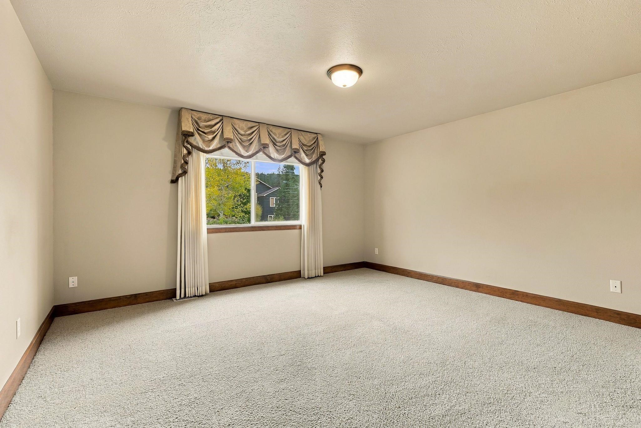 109 W Turner Ave