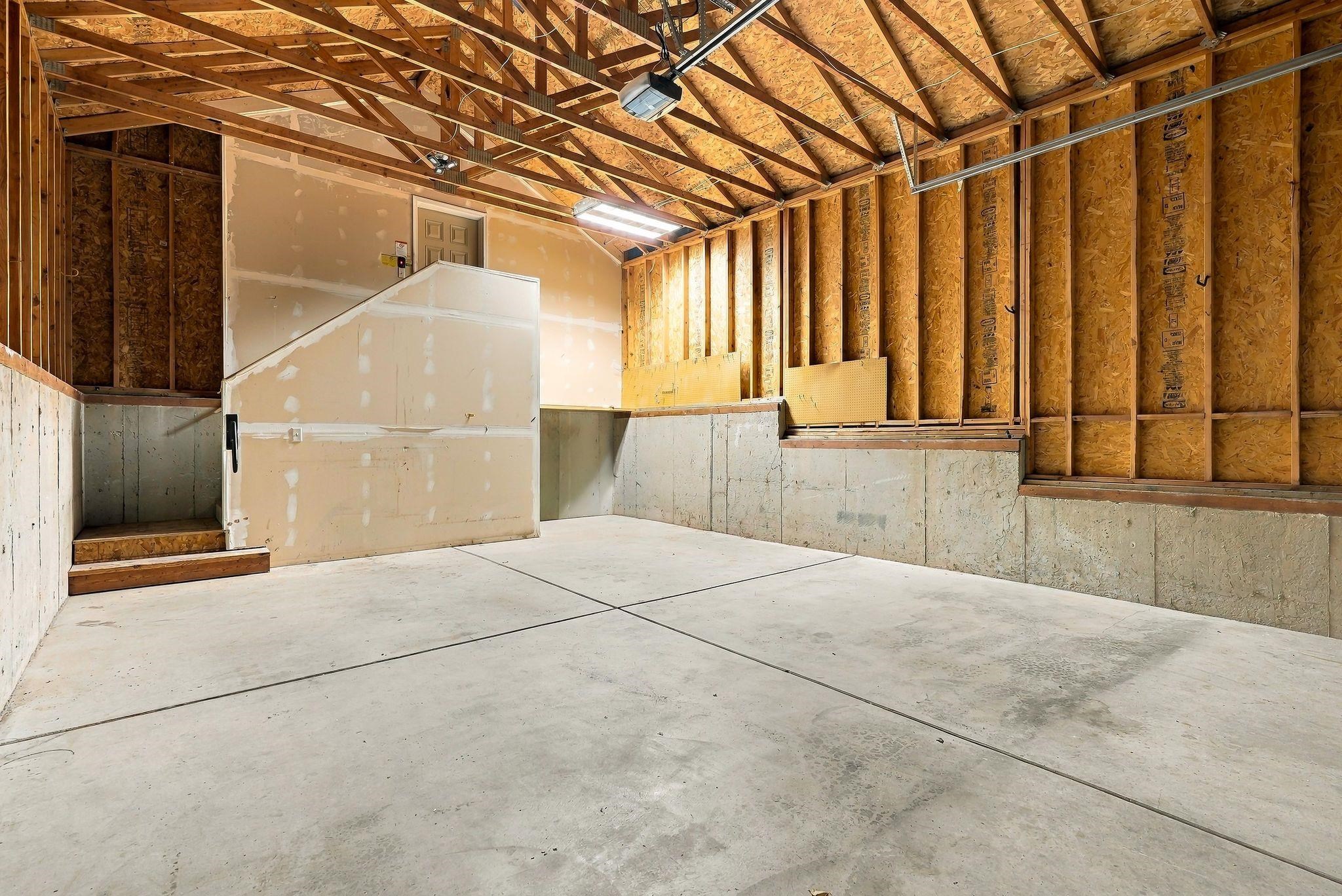 109 W Turner Ave