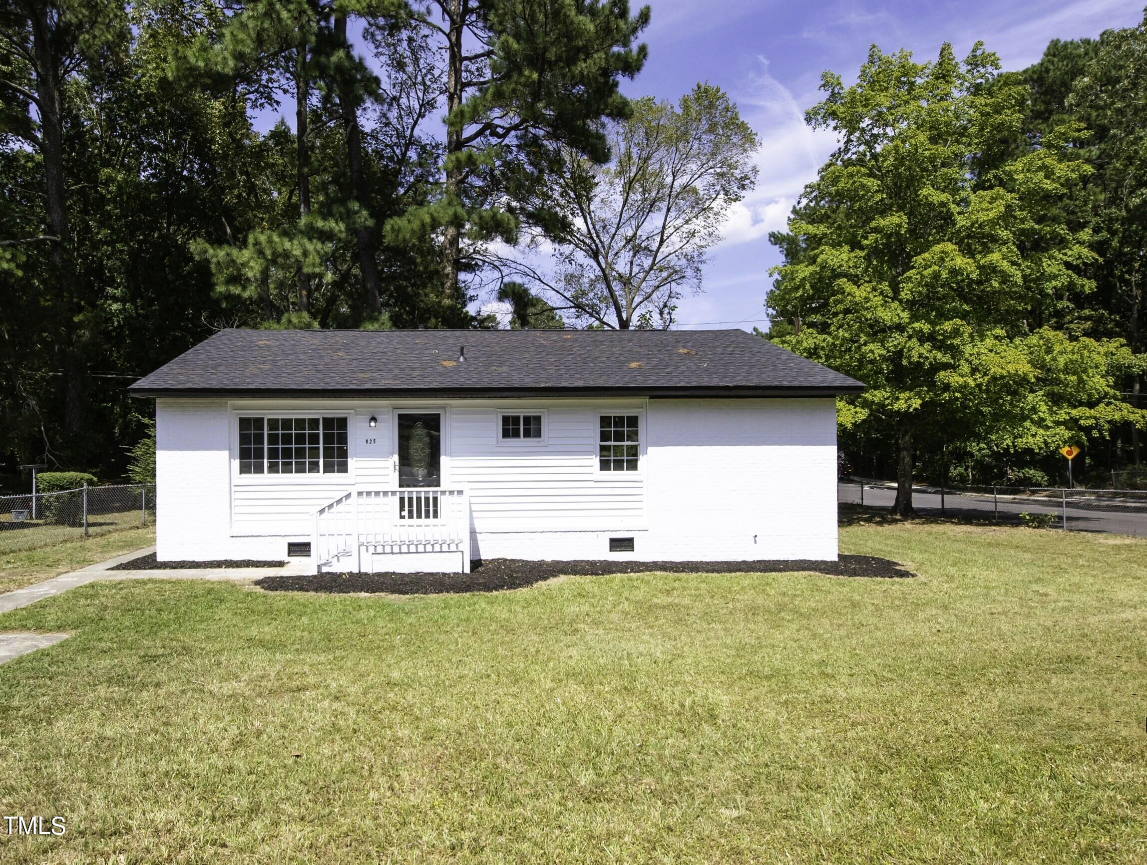 825 Da Vinci Street