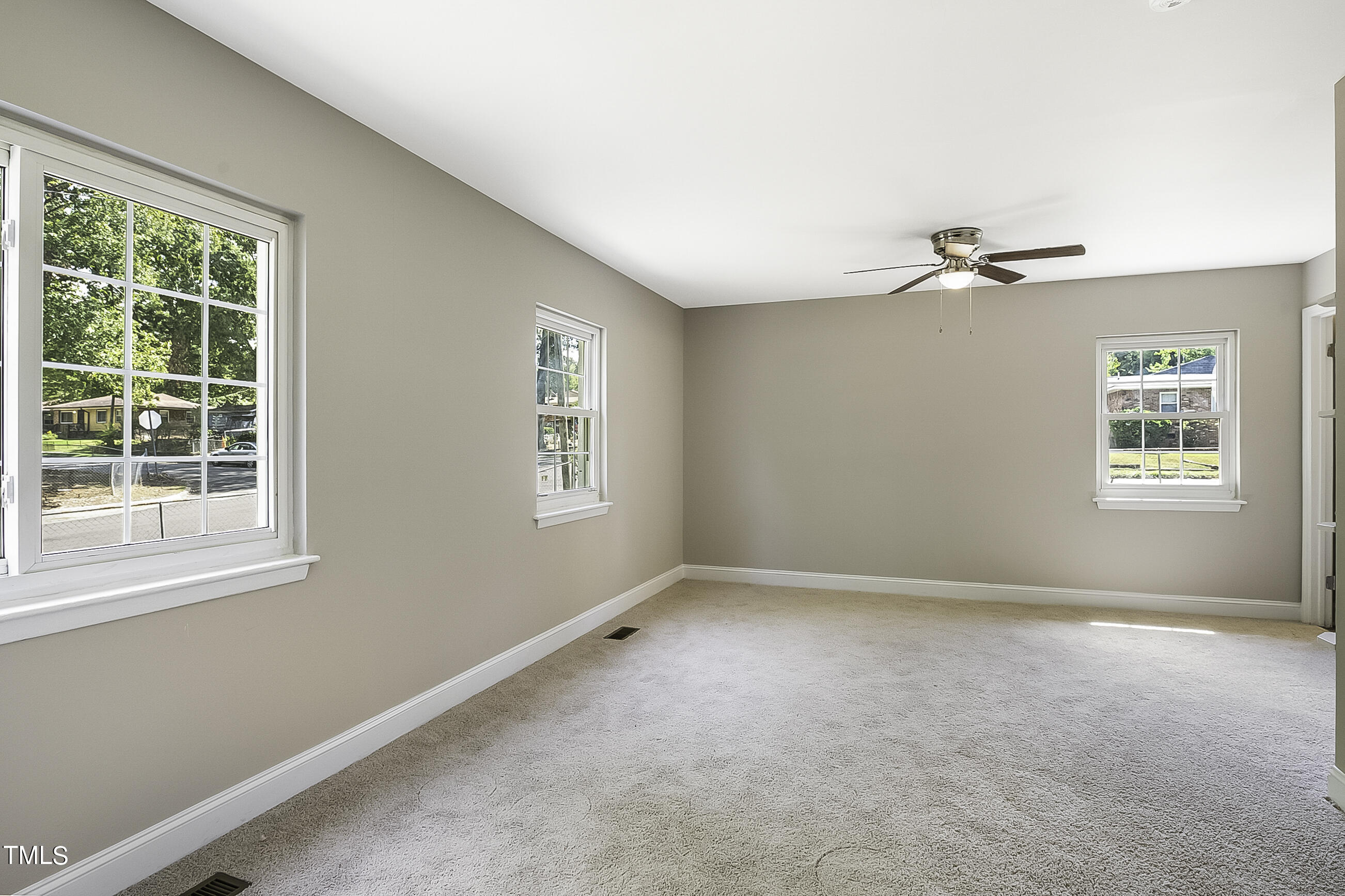 825 Da Vinci Street